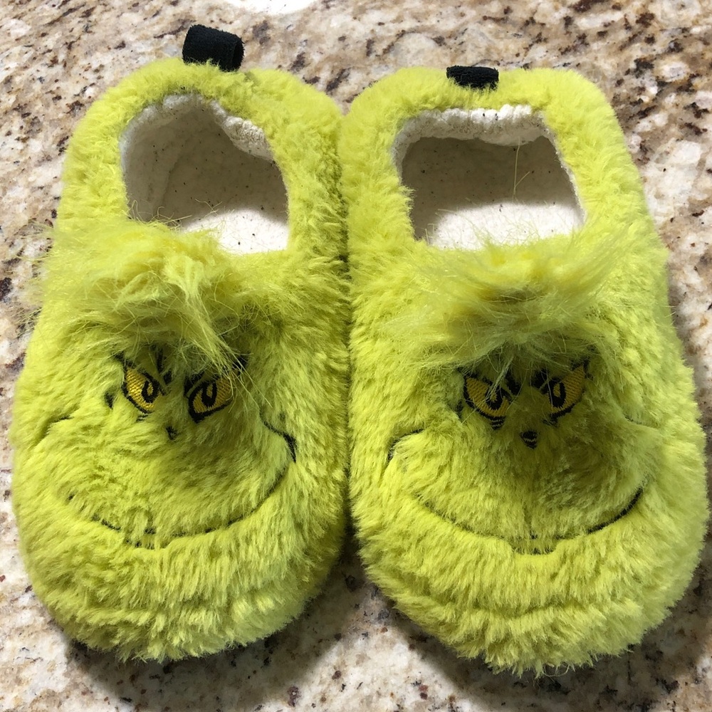 Green Fuzzy Slippers with Embroidered Face of Grinch